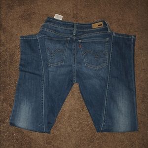 Levi’s Skinny Jeans 🎀
